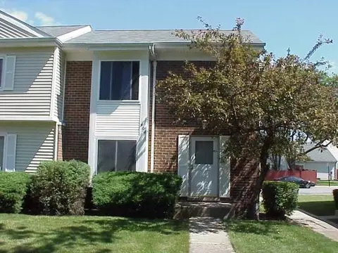 400 Standish Ct, Bolingbrook, IL 60440
