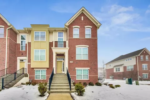 1208 Danforth Ct, Vernon Hills, IL 60061