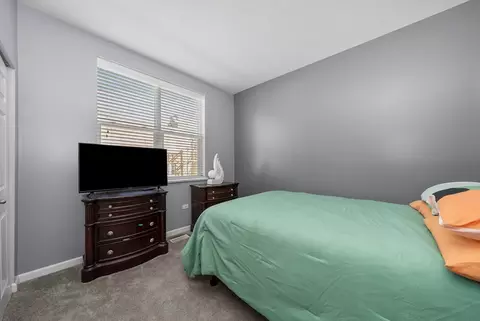 Bedroom - 2330 E 71st St #B, Chicago, IL 60649 photo 1 of 2