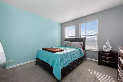 Bedroom - 2330 E 71st St #B, Chicago, IL 60649 photo 2 of 2