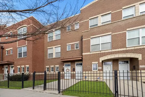 Exterior - 2330 E 71st St #B, Chicago, IL 60649 photo 2 of 5