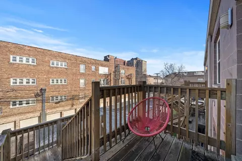 Exterior - 2330 E 71st St #B, Chicago, IL 60649 photo 3 of 5