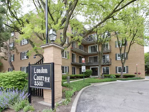 3500 Church St #308, Evanston, IL 60203