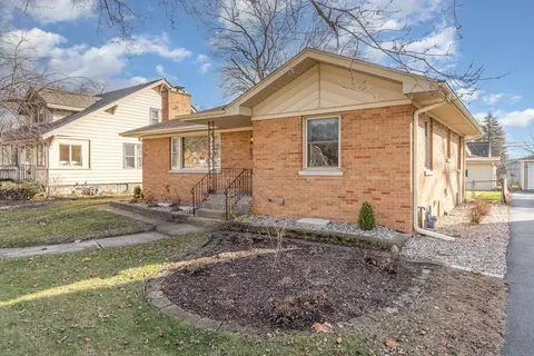 Exterior - 3379 S Schultz Dr, Lansing, IL 60438 photo 3 of 10
