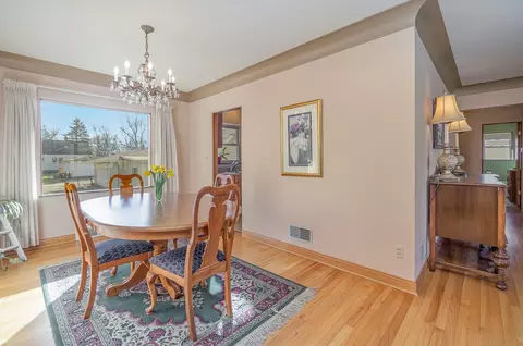Dining - 3379 S Schultz Dr, Lansing, IL 60438 photo 3 of 3