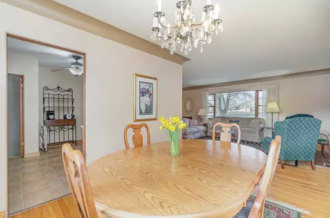 Dining - 3379 S Schultz Dr, Lansing, IL 60438 photo 1 of 3
