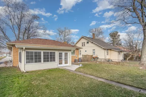 Exterior - 3379 S Schultz Dr, Lansing, IL 60438 photo 9 of 10