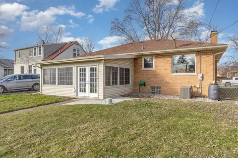 Exterior - 3379 S Schultz Dr, Lansing, IL 60438 photo 8 of 10