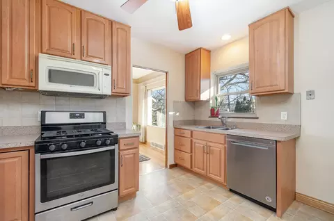 Kitchen - 3379 S Schultz Dr, Lansing, IL 60438 photo 1 of 3