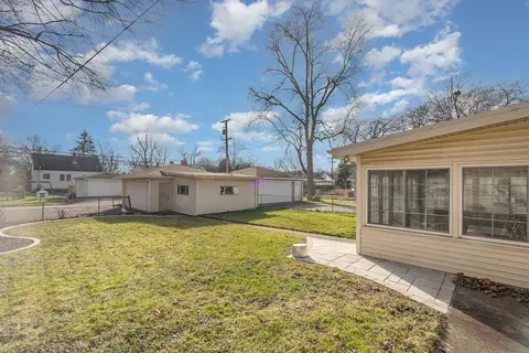 Exterior - 3379 S Schultz Dr, Lansing, IL 60438 photo 7 of 10