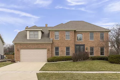 3 Hawkins Cir, Wheaton, IL 60189