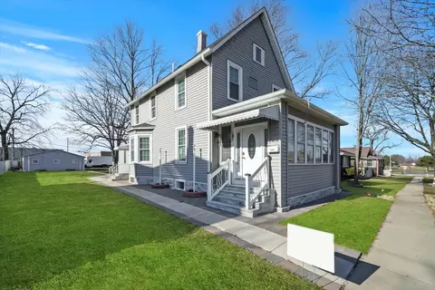 322 N Chestnut St, Addison, IL 60101