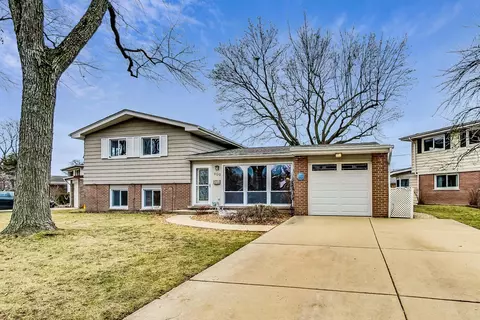 900 S Tower Dr, Mount Prospect, IL 60056