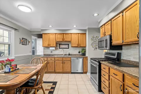 Kitchen - 57 Paddock St, Montgomery, IL 60538 photo 2 of 4