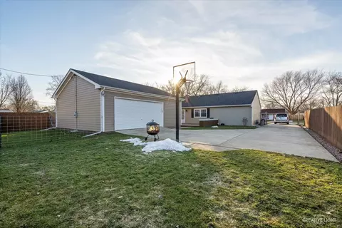 Exterior - 57 Paddock St, Montgomery, IL 60538 photo 6 of 6