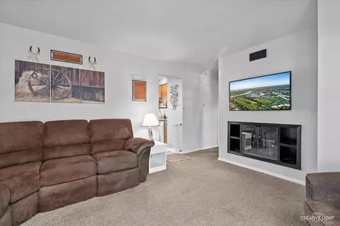 Living - 57 Paddock St, Montgomery, IL 60538 photo 2 of 2
