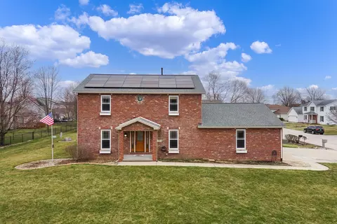 401 Heather Dr, Heyworth, IL 61745