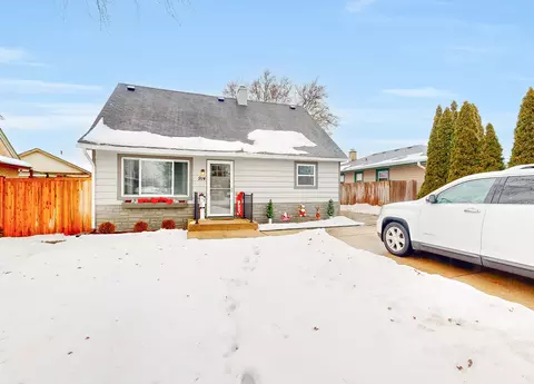 914 E Lorraine Ave, Addison, IL 60101