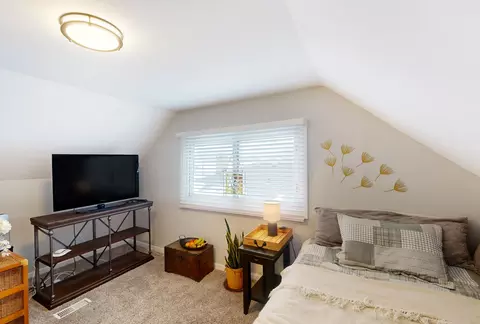 Bedroom - 914 E Lorraine Ave, Addison, IL 60101 photo 5 of 5