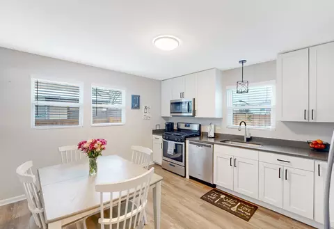 Kitchen - 914 E Lorraine Ave, Addison, IL 60101 photo 1 of 2