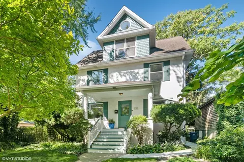 2746 Ewing Ave, Evanston, IL 60201