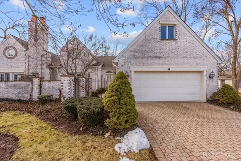 5 Glengarry Ln, Sugar Grove, IL 60554