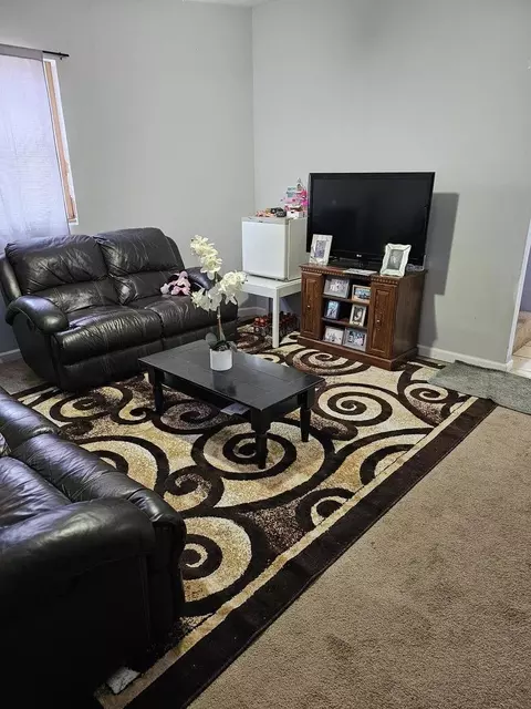 519 Abe St, Joliet, IL 60432 photo 3