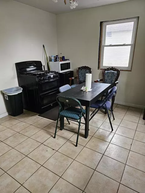 519 Abe St, Joliet, IL 60432 photo 9
