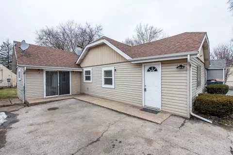 928 N Clarendon Dr, Round Lake Beach, IL 60073