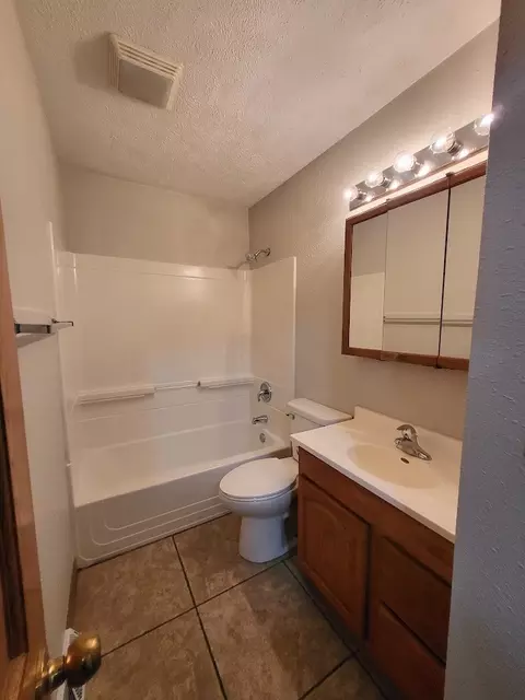 515 E 8th St, Belvidere, IL 61008 photo 9