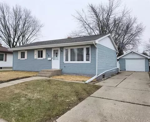 515 E 8th St, Belvidere, IL 61008