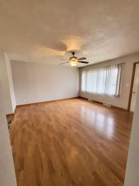 515 E 8th St, Belvidere, IL 61008 photo 8