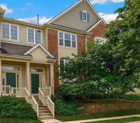 2605 N Greenwood Ave, Arlington Heights, IL 60004