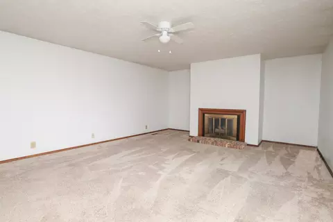 Living - 3 Tami Ct, Bloomington, IL 61701 photo 5 of 8
