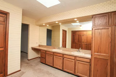 Bath - 3 Tami Ct, Bloomington, IL 61701 photo 4 of 5