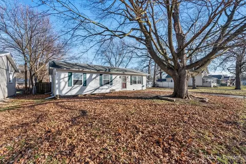 Exterior - 1114 Douglas Ave, Aurora, IL 60505 photo 4 of 6