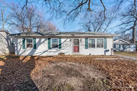 1114 Douglas Ave, Aurora, IL 60505