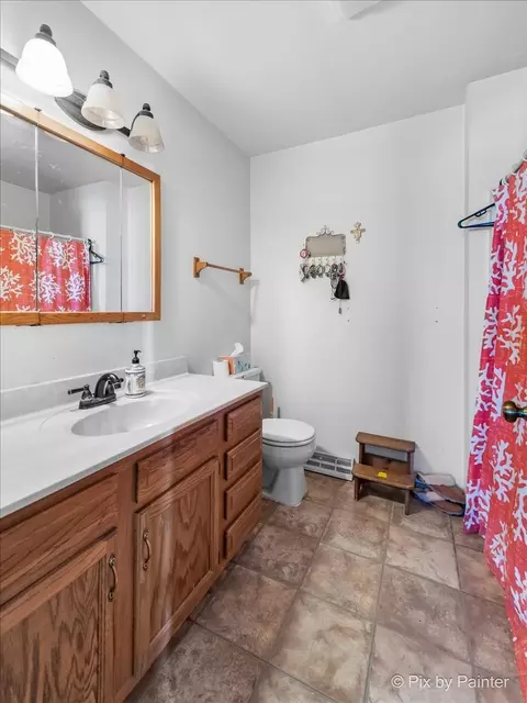 Bath - 1114 Douglas Ave, Aurora, IL 60505 photo 1 of 2