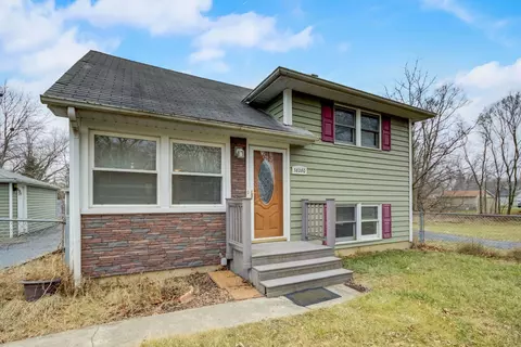 38280 Wilson Ave, Beach Park, IL 60087