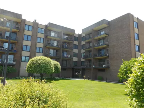 7707 W Irving Park Rd #104, Chicago, IL 60634
