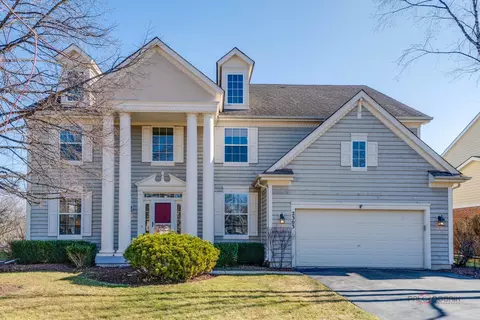 2303 N Hazeltime Dr, Vernon Hills, IL 60061
