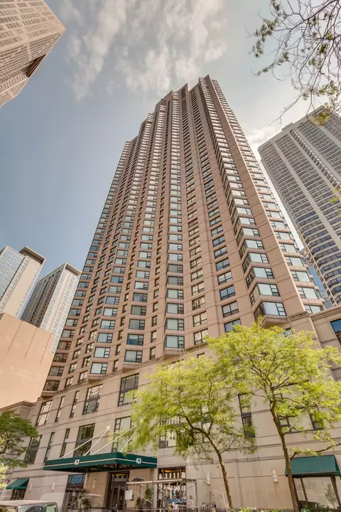 401 E Ontario St #2503, Chicago, IL 60611