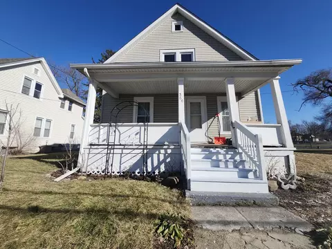 360 N Entrance Ave N, Kankakee, IL 60901