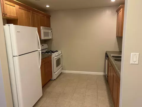 108 E Bailey Rd #L, Naperville, IL 60565 photo 4
