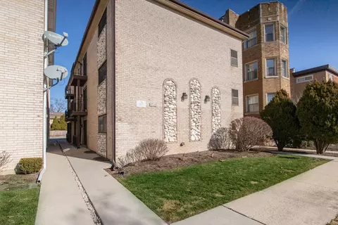 6831 N Northwest Hwy #2N, Chicago, IL 60631