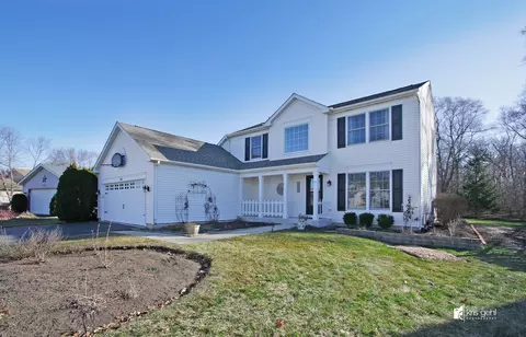741 Creek Bend Ln, Antioch, IL 60002