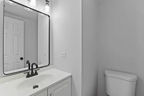 Bath - 451 Wright Ct, Bolingbrook, IL 60440 photo 4 of 4