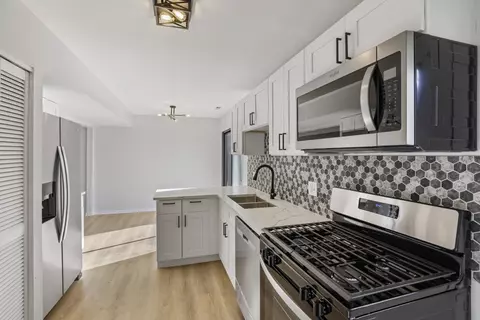 Kitchen - 451 Wright Ct, Bolingbrook, IL 60440 photo 4 of 5