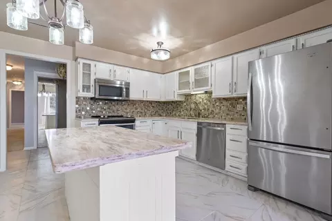 Kitchen - 1050 S Nelson Ave #5, Kankakee, IL 60901 photo 2 of 4