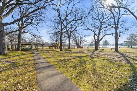View/Area - 1050 S Nelson Ave #5, Kankakee, IL 60901 photo 1 of 2